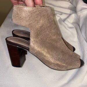 Donald J. Pliner Women's Cream Peep-Toe Mules